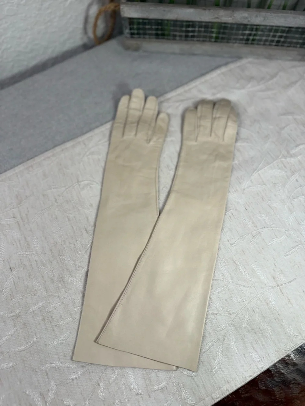 Vintage Italian Off-White Leather Opera Gloves‎ Size 6.5 Made in Italy Formal